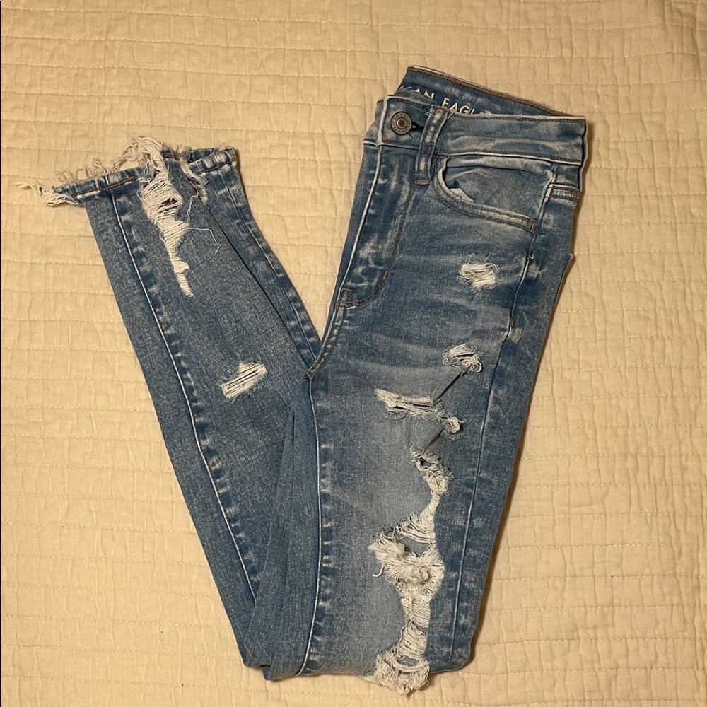 American Eagle Outfitters Light Blue Distressed Skinny Jeans